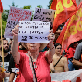 Miles de argentinos se concentran en Buenos Aires contra la motosierra de Milei
