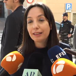 Mercedes González responde a los que cuestionan su formación para dirigir Guardia Civil