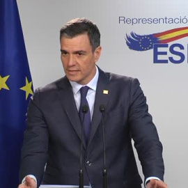 Sánchez acusa a Feijóo de superar la "deslealtad a España" de Pablo Casado 