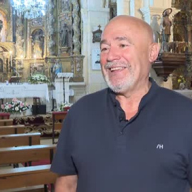 Organizan un crowdfunding vecinal para restaurar el retablo y reloj de la iglesia del pueblo