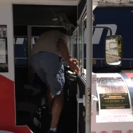 Los turistas huyen del calor extremo