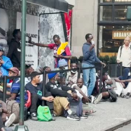 Nueva York enfrenta una crisis humanitaria en sus calles