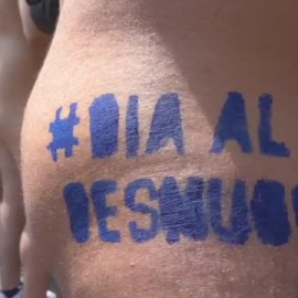 Cientos de cuerpos desnudos recorren las calles de Ciudad de México