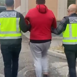 La Policía Nacional detiene a cuatro personas por colgar de un puente un maniquí con la camiseta de Vinicius