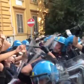 Estudiantes en apoyo al pueblo palestino se enfrentan con la Policía en Roma