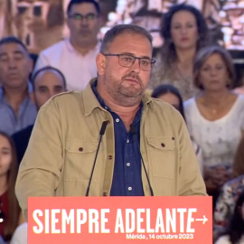 Declaraciones de Antonio Rodríguez Osuna, alcalde de Mérida, en un mitin el 14 de octubre de 2023, sobre acoger personas migrantes que llegaron a Canarias en la ciudad