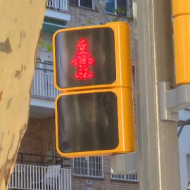 Mortadelo y Filemón ya tienen un semáforo en Barcelona