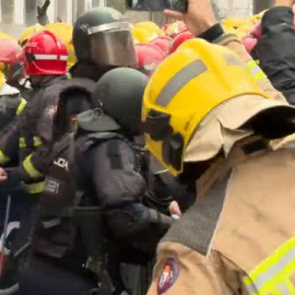 Los bomberos comarcales de toda Galicia protestan para pedir mejoras laborales