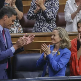 13/07/2022.- (i-d) El presidente del Gobierno, Pedro Sánchez, la vicepresidenta primera y ministra de Asuntos Económicos y Transformación Digital, Nadia Calviño, y la vicepresidenta segunda y ministra de Trabajo y Economía Social, Yolanda D