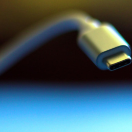 04/05/2022-Imagen de un cargador de tipo USB-C