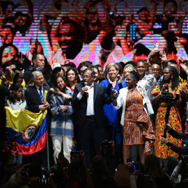 22/06/2022 - El presidente electo Gustavo Petro, da un discurso junto a su compañera de fórmula, Francia Márquez el 12 de junio de 2022 en el Movistar Arena de Bogotá, (Colombia).