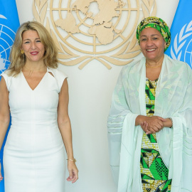 22/07/2022.La vicepresidenta segunda del Gobierno, Yolanda Díaz, posa junto a la vicesecretaria general de Naciones Unidas, Aminah J. Mohammed.