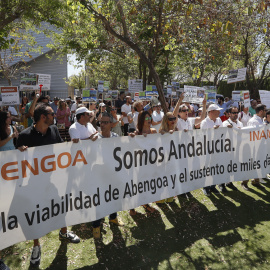Trabajadores de Abengoa durante una protesta ante la consejería de Economía de la Junta de Andalucía en Sevilla, a 30 de junio de 2022.