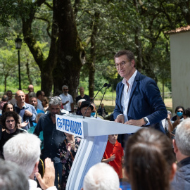 El presidente del Partido Popular (PP), Alberto Núñez Feijóo, interviene en la IV Romería Popular, a 2 de julio de 2022, en O Pino, A Coruña, Galicia (España).