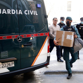 Imagen de archivo de un agente de la Guardia Civil en la inmediaciones de los juzgados de Palma, a 2 de marzo de 2022.