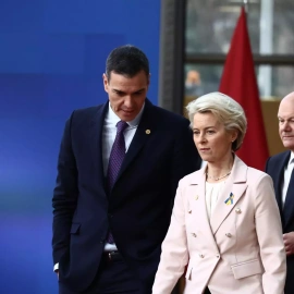 El presidente del Gobierno, Pedro Sánchez, junto a la presidenta de la Comisión Europea, Úrsula Von der Leyen y el canciller alemán Olaf Scholz, la pasada semana en Bruselas.