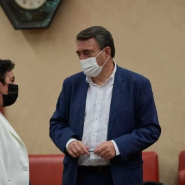 25/08/2021.- Los portavoces de EH Bildu y PNV en el Congreso, Mertxe Aizpurua y Aitor Esteban, en una imagen de archivo en la Cámara Baja. Jesús Hellín / Europa Press