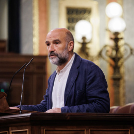 23/06/2022.- El diputado del BNG en el Congreso, Néstor Rego, interviene en una sesión plenaria. Alejandro Martínez Vélez / Europa Press