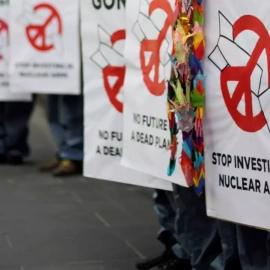Activistas contra las armas nucleares