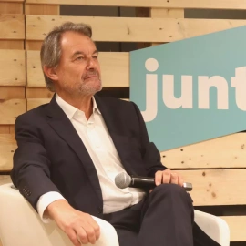 L'expresident Artur Mas participa d'un esmorzar informatiu amb la candidata de Junts, Míriam Nogueras