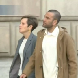 Dani Alves acude a los juzgados por primera vez tras salir en libertad provisional