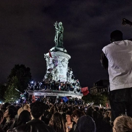 Celebración en Francia derrota ultraderecha