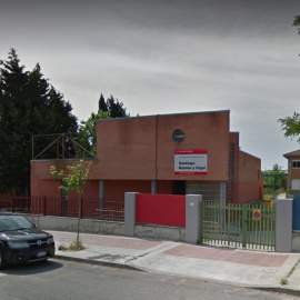 Fachada del Colegio Público de Educación Especial Ramón y Cajal, Getafe (Madrid). / Maps