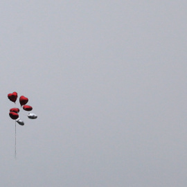 Corazones de helio en plena ascensión.- AFP