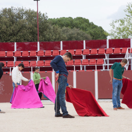 Alumnos en la escuela de tauromaquia de Madrid Marcial Lalanda.