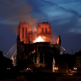 Incendio en la catedral de Notre Dame. REUTERS/Benoit Tessier