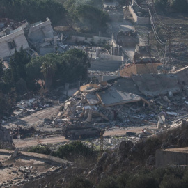 Tropas israelíes se retiran de Líbano.