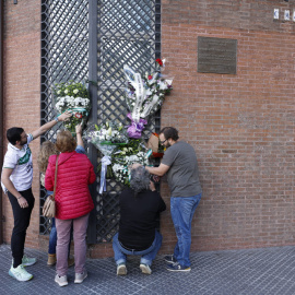Ofrenda floral en el memorial a Manuel José García Caparrós, a 4 de diciembre de 2024.