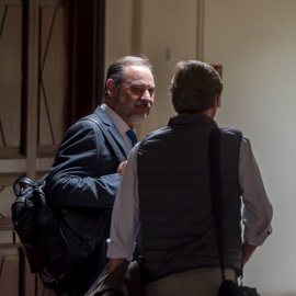 El exministro de Transportes José Luis Ábalos a su llegada al Congreso de los Diputados, a 22 de octubre de 2024, en Madrid.