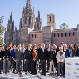 Foto de família de l'acte de constitució del HUB Alzheimer Barcelona