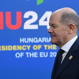 Olaf Scholz, canciller alemán, en la cumbre informal del Consejo Europeo en el Puskas Arena de Budapest, (Hungría)