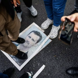 Manifestantes Al Asad