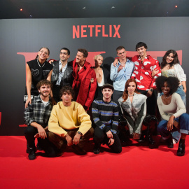 El elenco de la séptima temporada de 'Élite', durante la presentación a los medios. Foto: Netflix