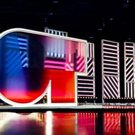 Escenografía con el logo de 'Operación Triunfo'. Imagen: Instagram