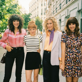 De izquierda a derecha: Lola (Silma López), Valeria (Diana Gómez), Nerea (Teresa Riott) y Carmen (Paula Malia), las protagonistas de la serie 'Valeria'. Foto: Netflix