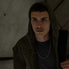 Arón Piper, en el papel de  Sergio Ciscar en la serie 'El Silencio' de Netflix.