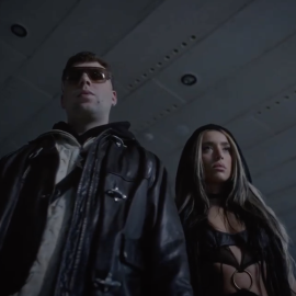 Lola Índigo y Quevedo en el videoclip de 'Tonto' 