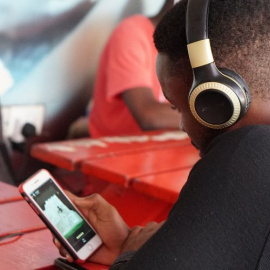 En esta cultura de la inmediatez los jóvenes tratan de conseguir respuestas instantáneas. Fuente: Kojo Kwarteng / Unsplash.