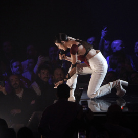 La cantante Blanca, durante su actuación en la segunda semifinal del BenidormFest 2023 que se celebra este jueves en la localidad alicantina. EFE/Morell