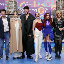 BENIDORM (ALICANTE), 02/02/2023.- Los artistas Karmento (2i), José Otero (3i), Blanca Paloma (3d) y Vicco (2d) son los cuatro finalistas tras la segunda semifinal del BenidormFest 2023 que se celebró este jueves en la localidad alicantina. 