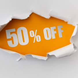  El placer de comprar es proporcional al dolor que siente tu tarjeta cuando ve que no paras de gastar. (Fuente: Giphy)