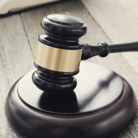 El mazo del juez es el que dicta sentencia de si eres culpable o inocente.