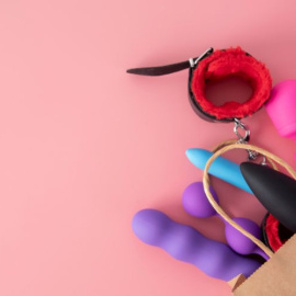 El popular juguete sexual ganó relevancia en 2019, pero se inventó en 2014 bajo el nombre de "Womanizer". (Fuente: Freepik).