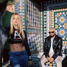 Lola Índigo con los artistas granadinos Pepe y Vizio.