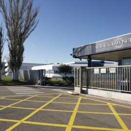 Vista de la fábrica del grupo automovilístico Stellantis en Figueruelas (Zaragoza).