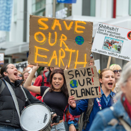 Manifestación en Nueva Zelanda durante una huelga escolar por el clima.